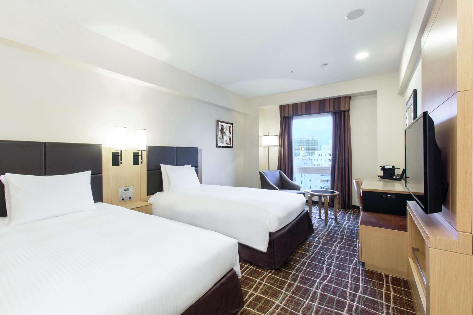 Doubletree By Hilton Naha Hotel Екстериор снимка