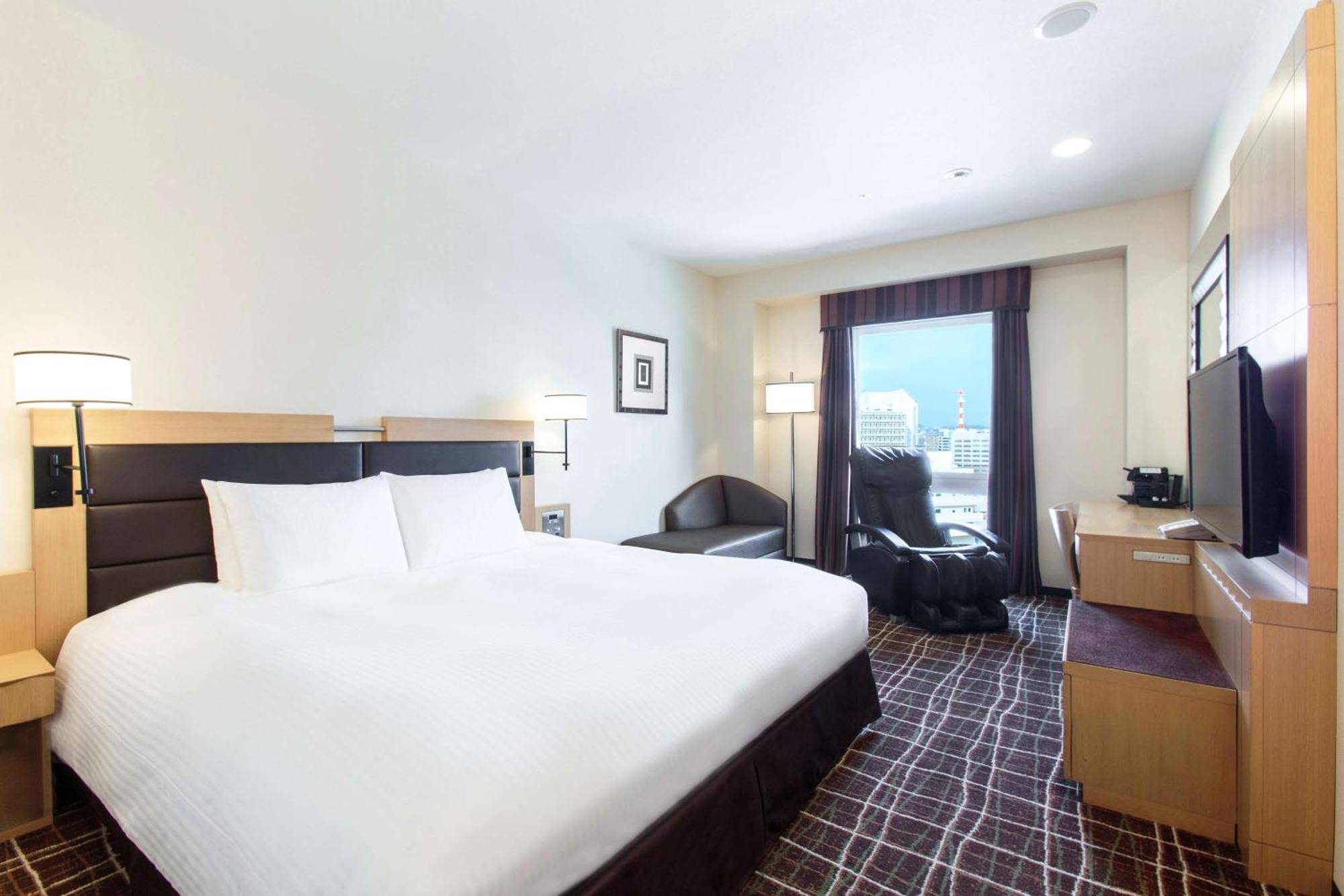Doubletree By Hilton Naha Hotel Екстериор снимка