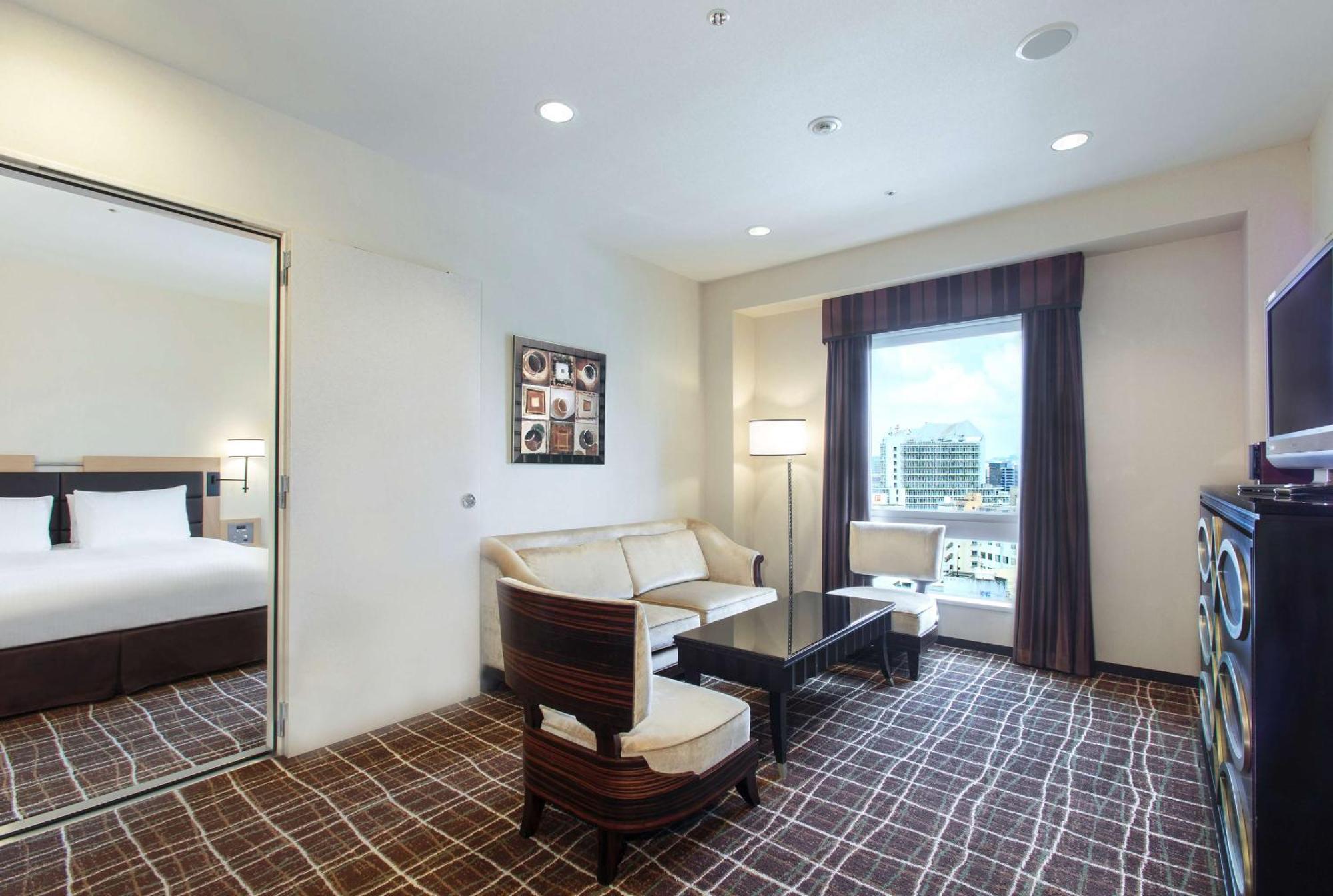 Doubletree By Hilton Naha Hotel Екстериор снимка