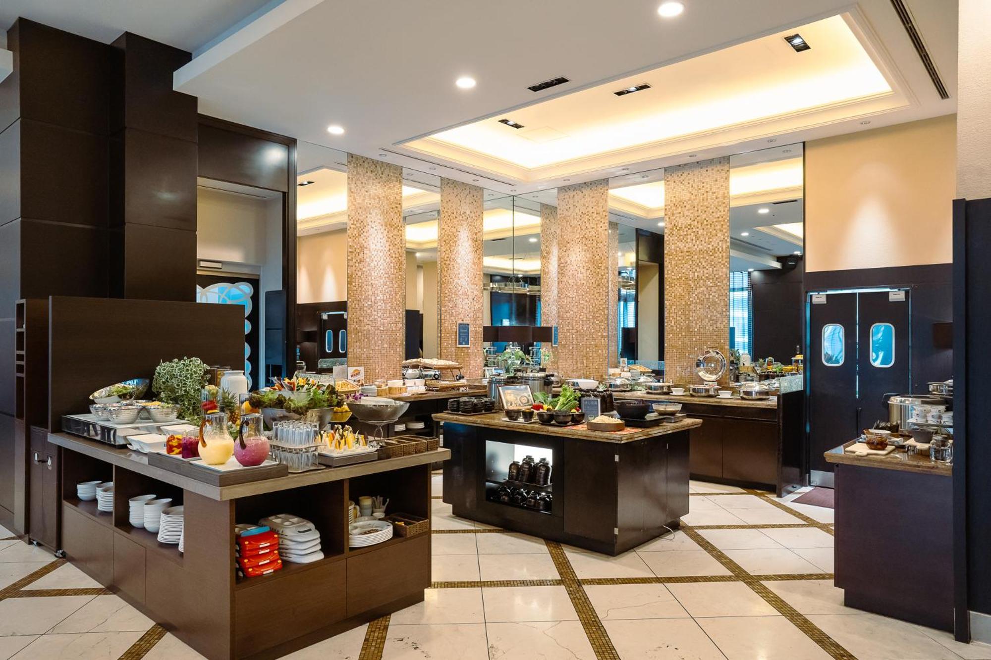 Doubletree By Hilton Naha Hotel Екстериор снимка