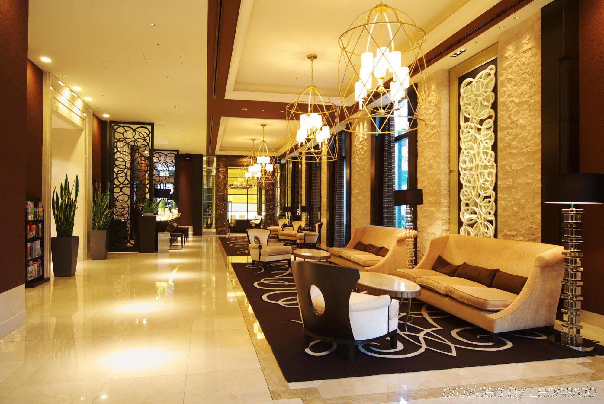 Doubletree By Hilton Naha Hotel Интериор снимка
