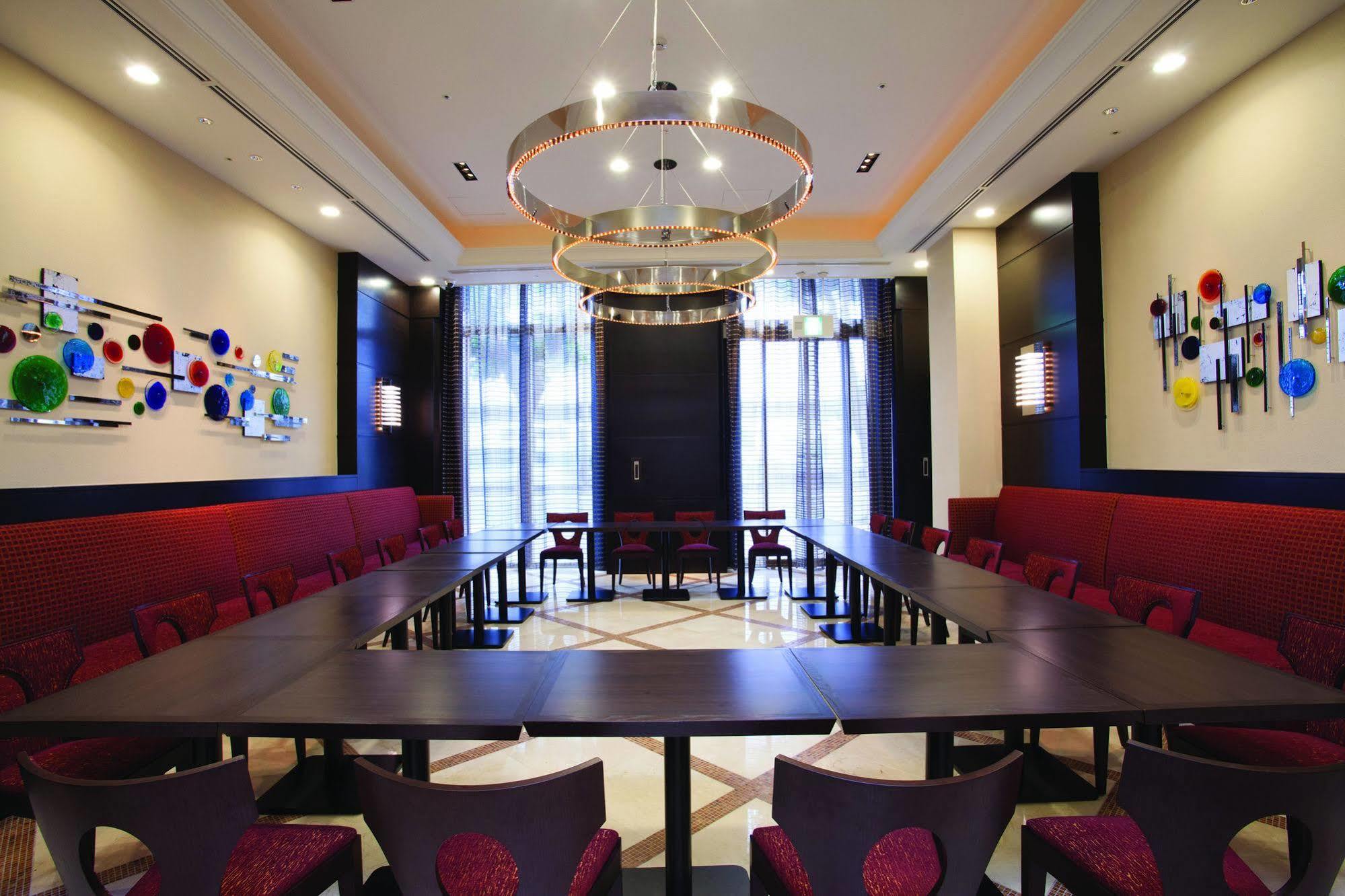 Doubletree By Hilton Naha Hotel Екстериор снимка