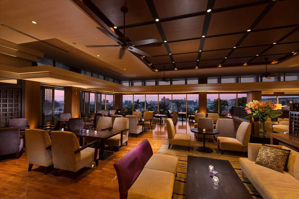Doubletree By Hilton Naha Hotel Ресторант снимка